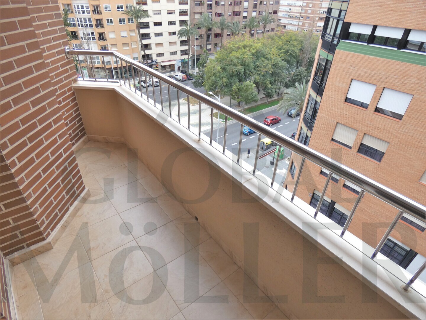 Piso + Plaza de Garaje en Vial Alameda de San Antón Nº 34 Centro