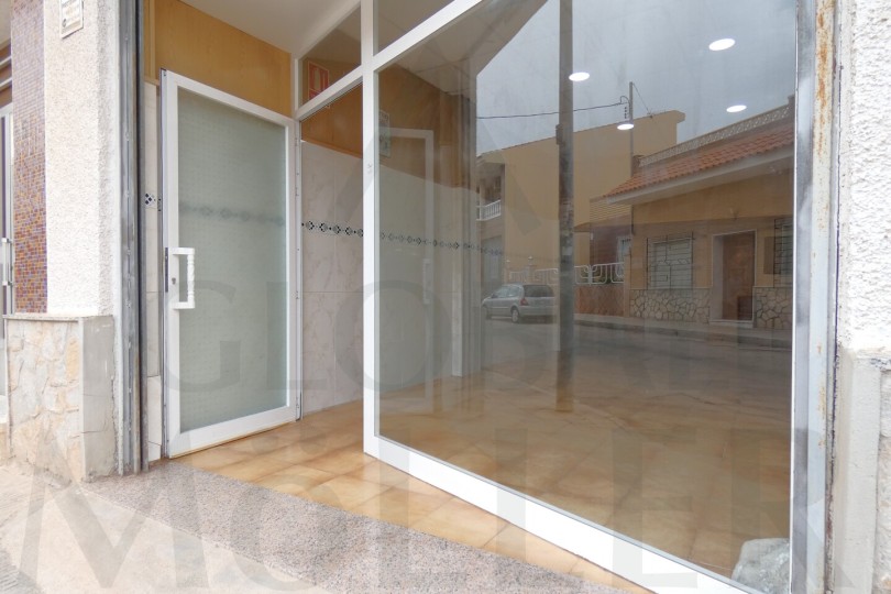 Local Comercial en Paz de Basilea Nº35 - Los Dolores