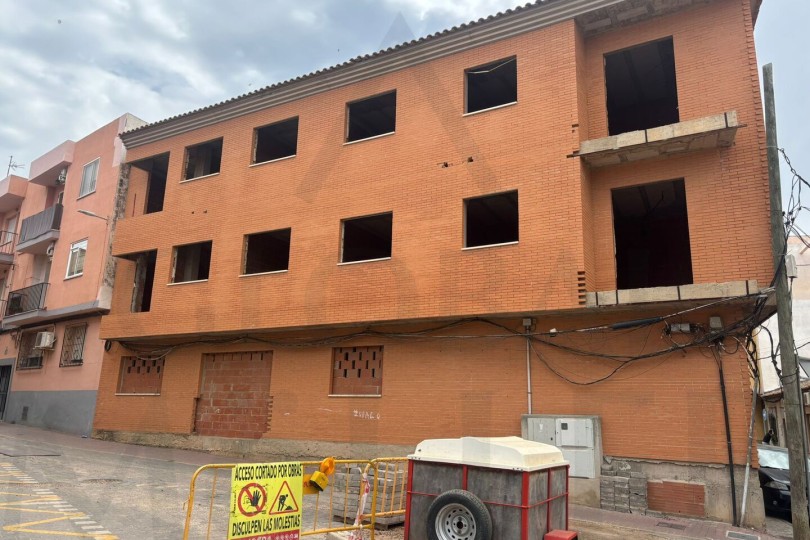 Edificio en Calle Calderón esquina Ballesta - La Unión