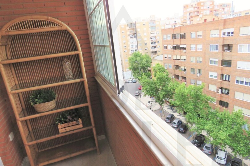 Piso + Plaza de Garaje en Avenida Reina Victoria 28A - Centro Ciudad